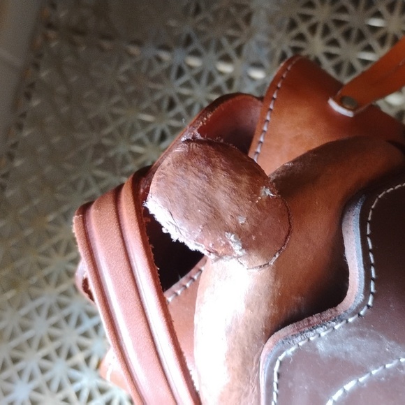 Vintage Saddle Shaped Purse - Picture 7 of 13